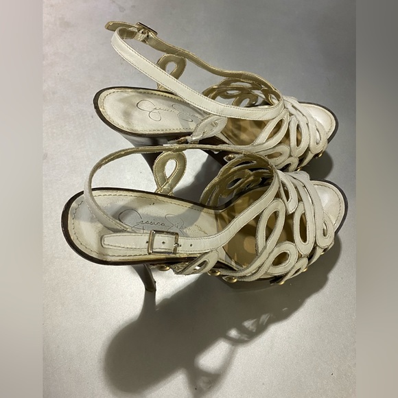 Jessica Simpson White Open Toe Leather High Heels Ankle Strap Heels Size 8.5 - Picture 2 of 3